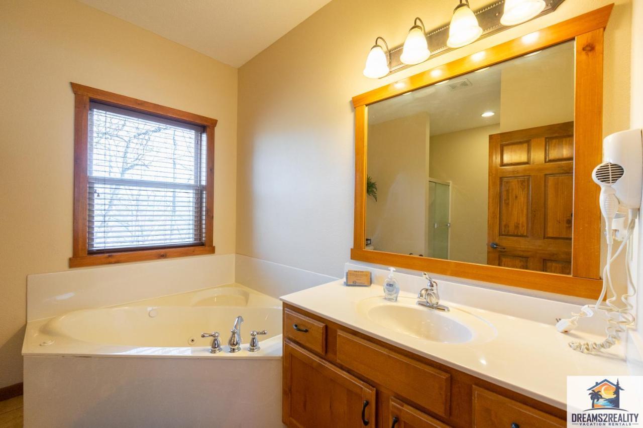 Forest Heights Lodge - 6Br - Pool Table - Near Silver Dollar City - Free Tickets Included Branson Luaran gambar